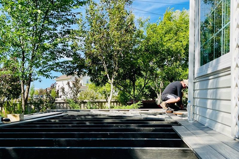 How to find the best contractor to install your composite decking